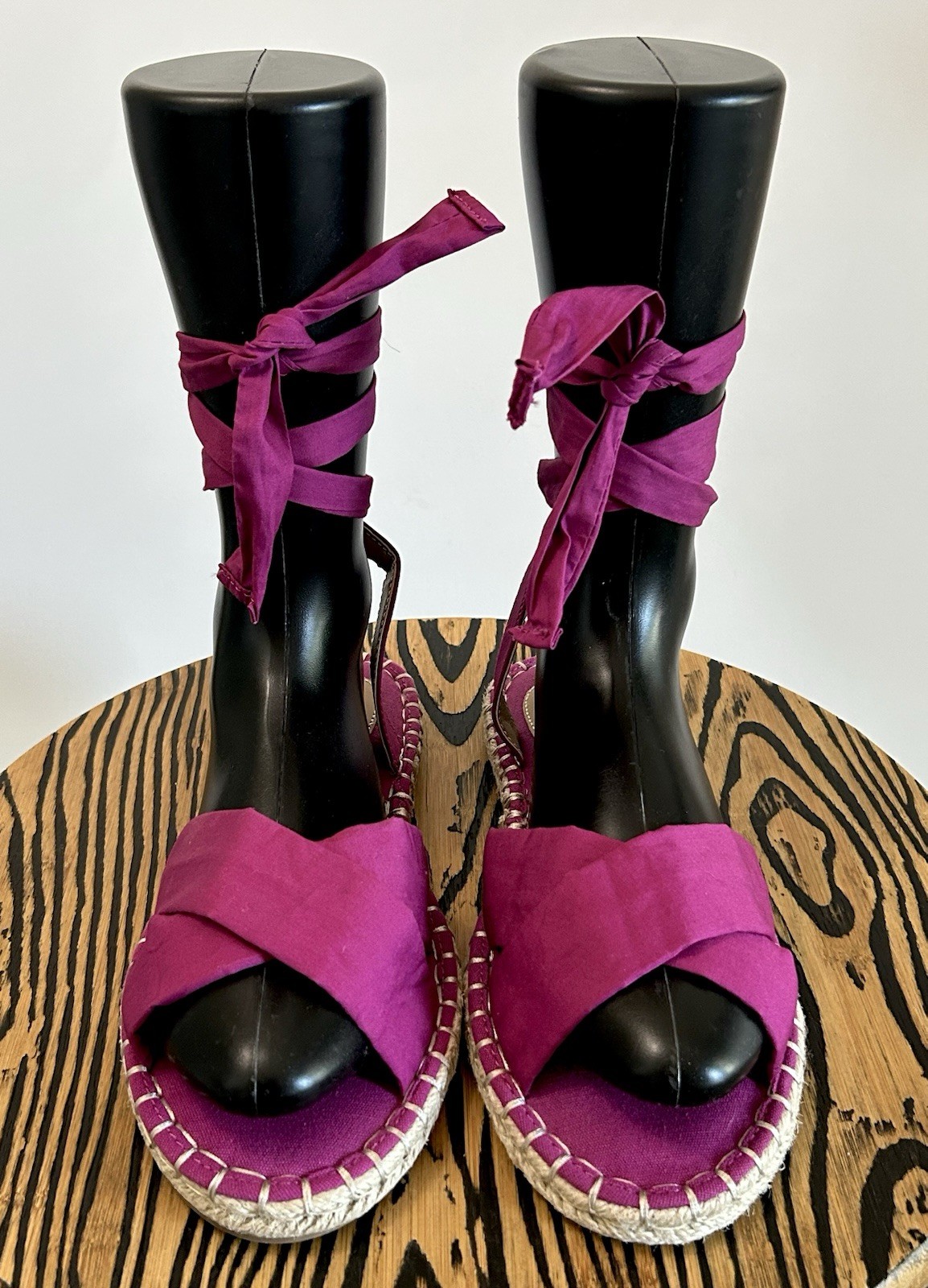 Alpargata plana con cordones de tela magenta Serra talla 9