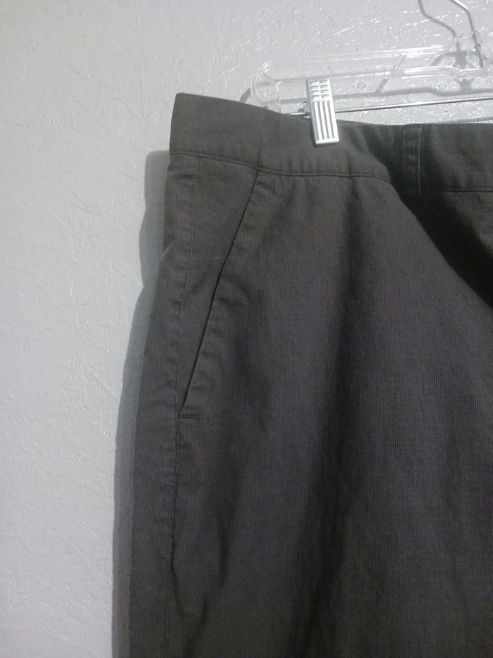 Ashworth Men's Golf Shorts Size 36x9 Gray Pin Stripe Cotton Chino - Image 4 of 4