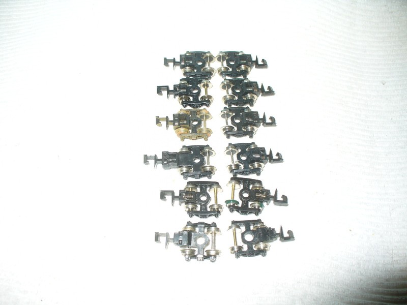 6-Pairs of UNBRANDED N-Scale 'Freight Car Trucks with couplers'-metal wheels-VG!