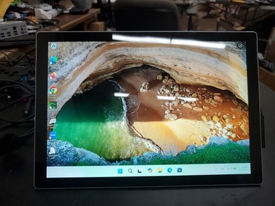 Microsoft Surface Pro  (M3-7Y30, 4gb RAM 128gb SSD, W11Pro) 111225-5