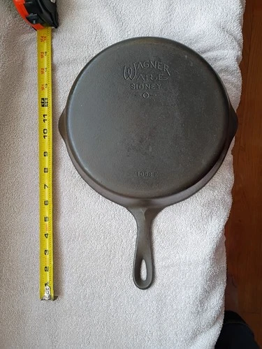 Wagner Ware Sidney -O- Cast Iron No. 8 Skillet 1058E