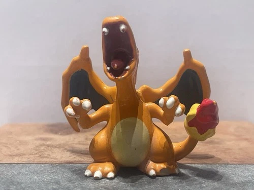 Vtg 1999 Pokémon Charizard TOMY 2” Action Figure HTF Toy Vintage Rare