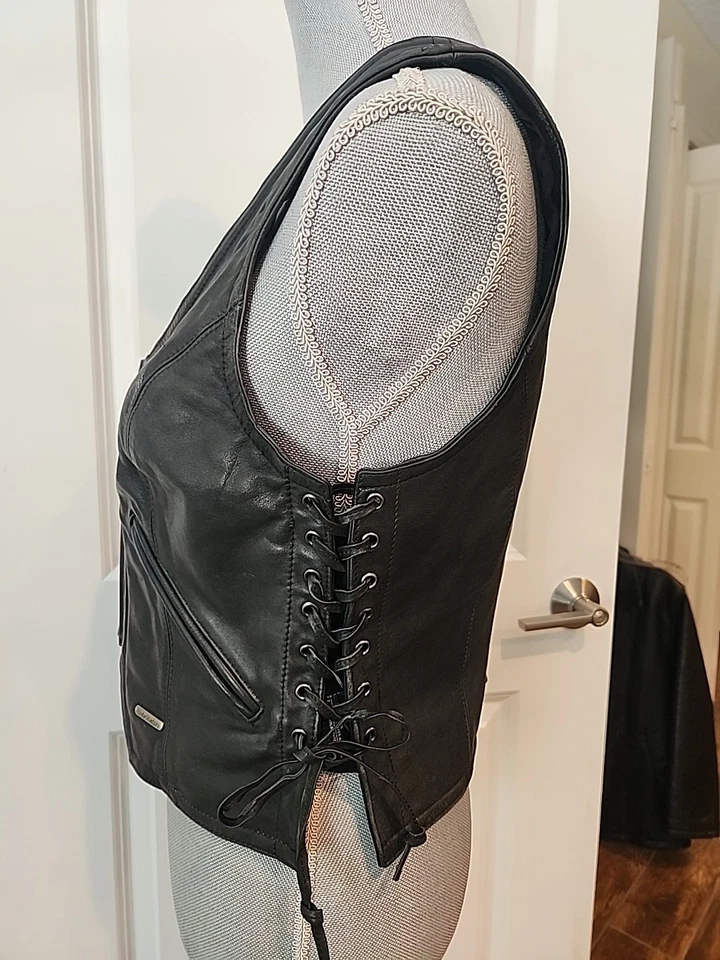 Chaleco Harley Davidson Mujer Negro Piel de Cordero Bordado Alas Talla 2W 4-6 De Colección Foto 2 de 4