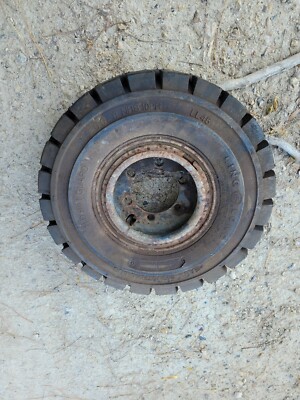 Ling Long NHS 10 PR Rear Pneumatic Equipment Tire Lug