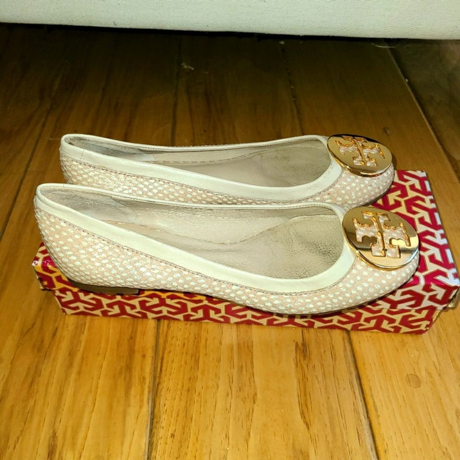 Tory Burch Designer Baby pink polka dot flats size 6
