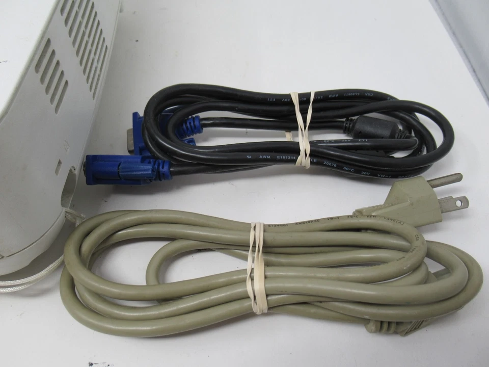 NEC ANSI DLP PROJECTOR NP115 2500 LUMENS, PC 3D READY S-VIDEO 800X600 VGA - Image 3 of 4