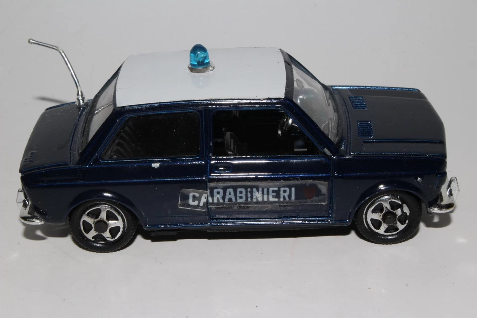Coche de policía Fiat Mebetoys/Matell años 70, escala 1/43, bonito Foto 2 de 4