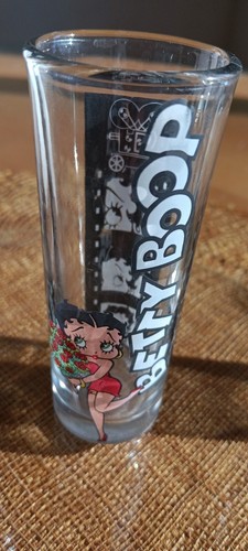 Betty Boop Collectable Drinking Glasses 2 0z. Set Of 3 . DIFFERENT POSES. RARE - Picture 3 of 13