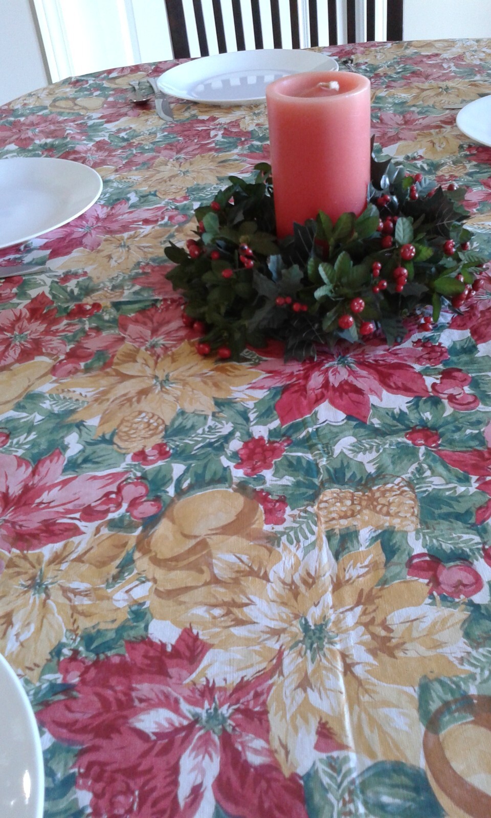 ATTRACTIVE, QUALITY VINAL CHRISTMAS TABLECLOTHS 3 TOTAL eBay
