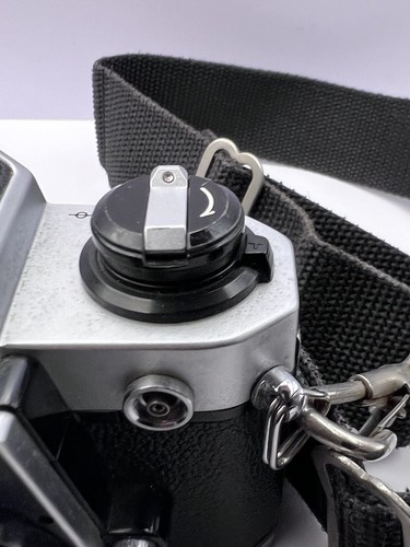 Vintage ALL NIKON PACKAGE -FM2 35mm Camera-Zoom Nikkor 35-105mm Lens-MD-12 Motor - Picture 18 of 23