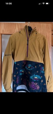 Bunte Gore-Tex Ski-/Snowboardjacke von Burton Gr. S Neuwertig Top Zustand