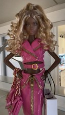 Handgefertigtes Barbie Outfit Moschino inspiriert rosa 3-teiliges Set - Puppe & Schuhe nicht enthalten