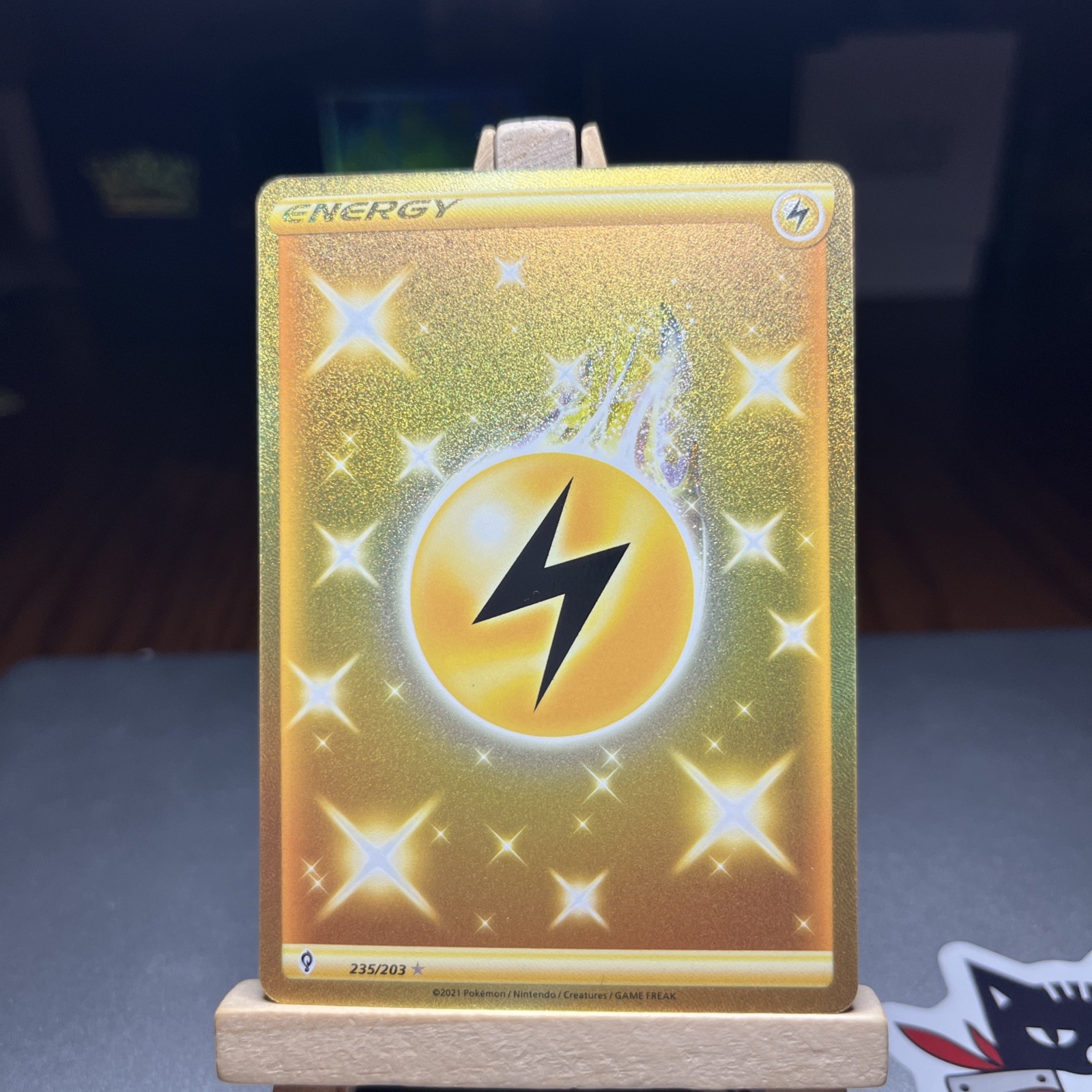 Pokémon TCG Lightning Energy 235/203 Evolving Skies NM