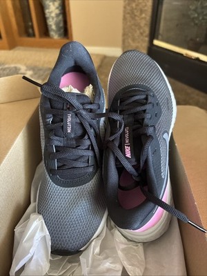 Nike Revolution 5 Women s Size 6