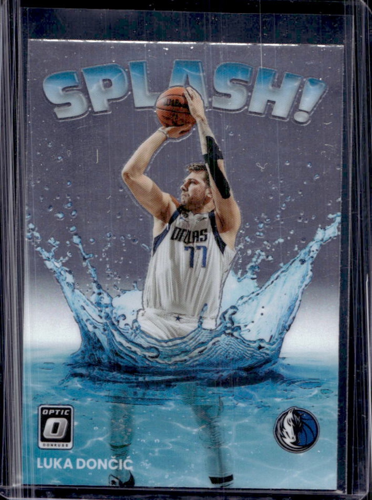 2022-23 Donruss Optic Luka Doncic Splash! #11 Mavericks