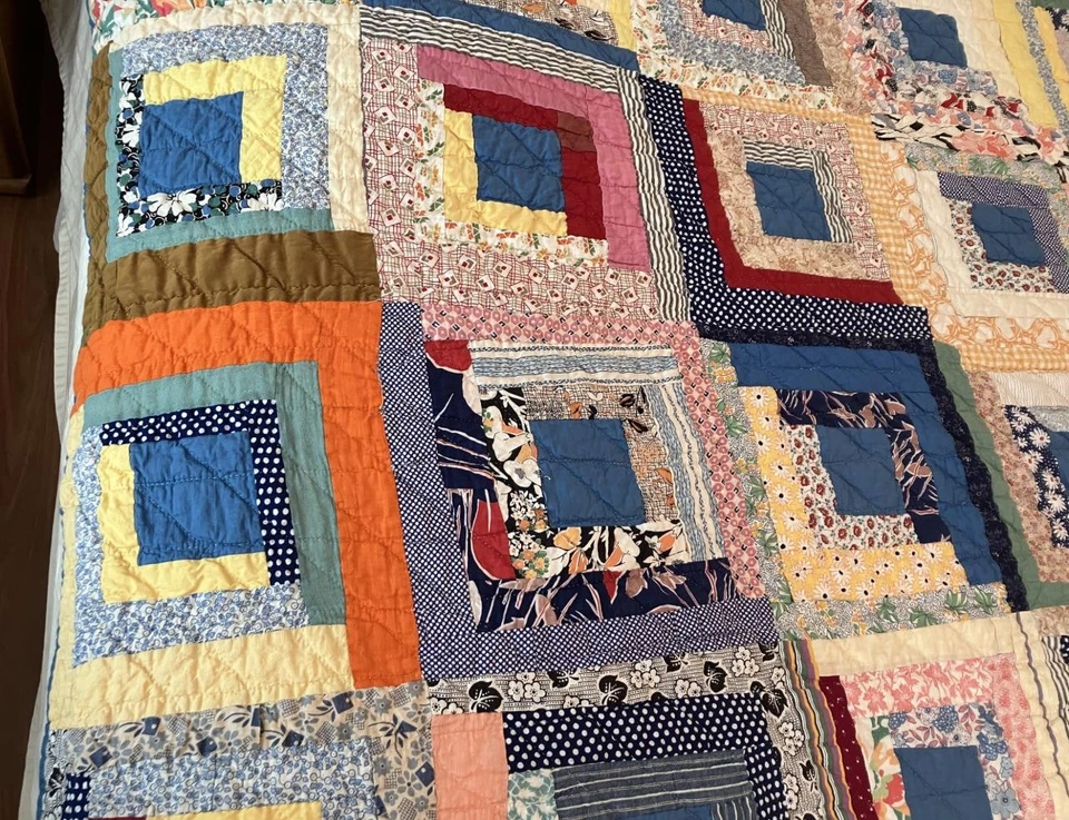 Vintage 1940s scrappy log cabin quilt, Straight Furrows - Image 3 of 4