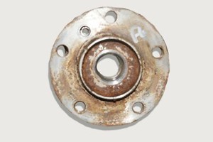 BMW F25 X3 xDrive 20d Radnabe mit Lager vorne Wheel hub with bearing front