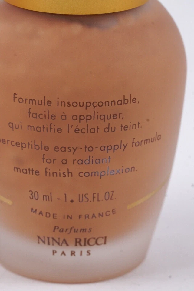 Base de maquillaje hidratante suave al tacto Nina Ricci 23 Bruyere 30 ml NUEVO Foto 4 de 4