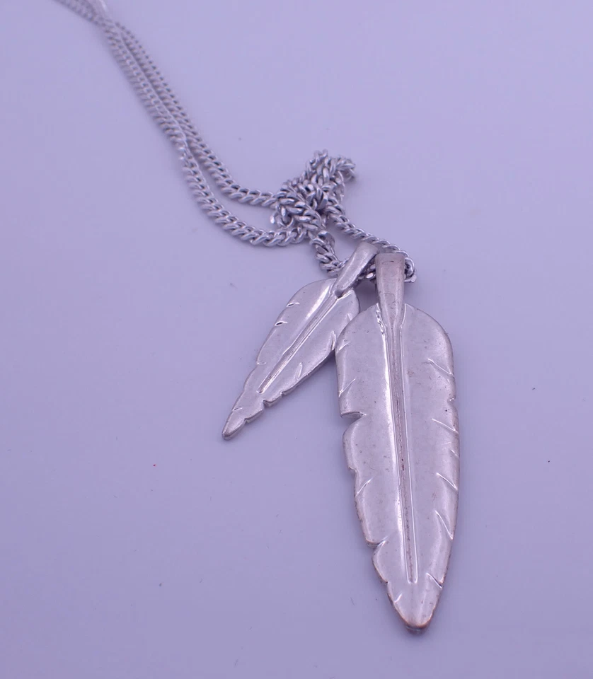 Collar Colgante Pluma Tono Plata Rebecca Minkoff (BX1) Foto 2 de 4