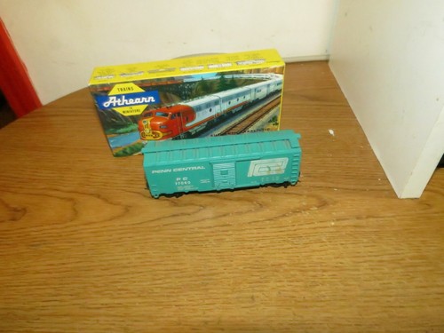 # 11 HO ATHEARN PEN CENTRAL FORTY FOOT BOX CAR - Picture 6 of 8