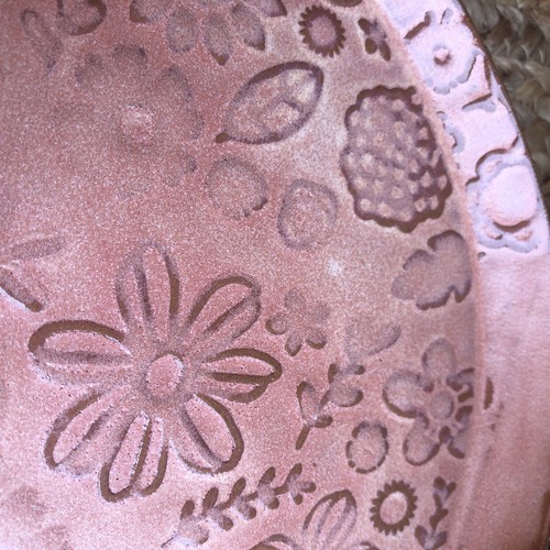 Studio Art Pottery Stoneware Floral Impressed/Raised Design Plate 10.5" Signed - Picture 5 of 9