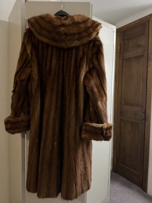Macy's Women's Long Fur Coat Brown S/M Hook & Eye Lined Collared