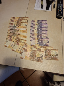 KENYA 13600 SHILLING X WHO GOES ON HOLIDAY BANKNOTE LOT