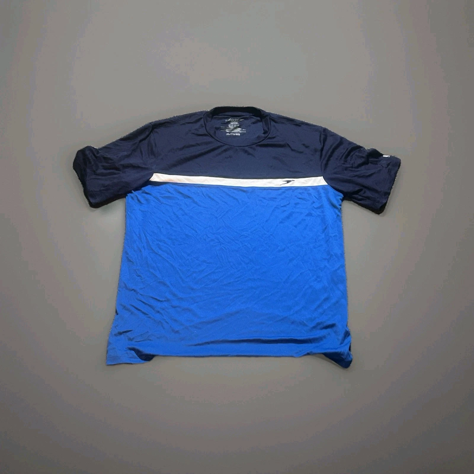Speedo Swim T-Shirt Men's XLarge Navy Short Sleeve Light Blue And Dark Blue.
Opens in a new window o