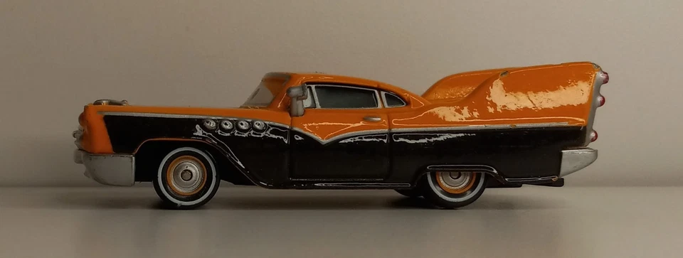Disney Pixar Cars Hank “Halloween” Murphy Mattel Die Cast Vehicle Foto 2 de 4