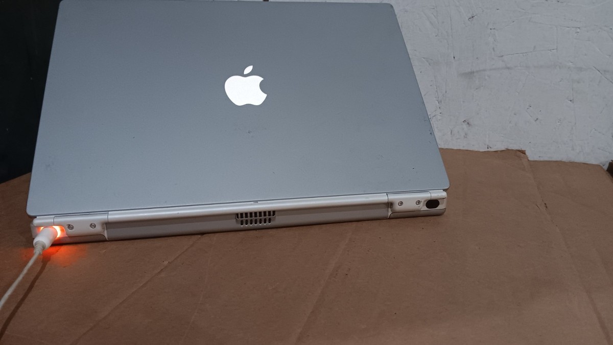 MacBook本体 Apple PowerBook G4 M8407 Apple PowerBook G4 Titanium Model Number M8407 | 15 inch