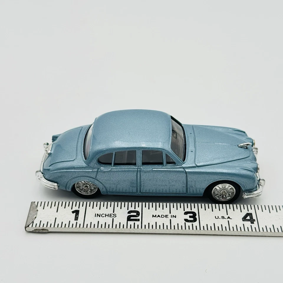 Corgi Classics 1:43 Jaguar Mk2 Car Blue Shimmer RARE Made In Great Britain - Image 2 of 4