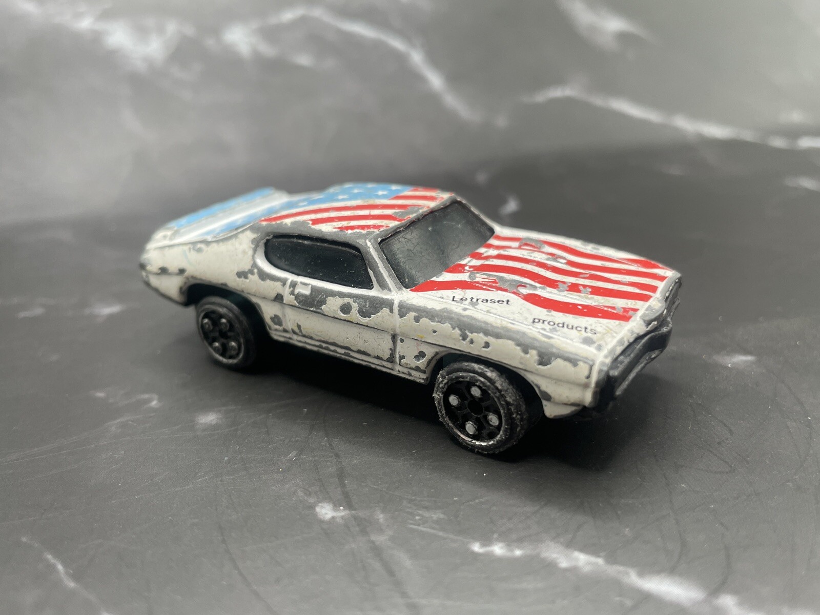 Summer Die Cast S8504 1969 Pontiac GTO 1:64 - American Flag
