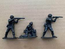 Vintage plastic toy soldiers, post-Soviet co-op 90's, Airfix replicas