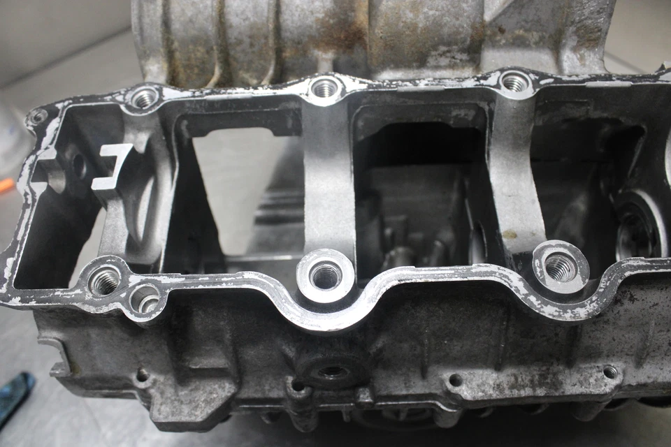 94-97 KAWASAKI NINJA ZX9R ENGINE MOTOR CRANKCASE CRANK CASES BLOCK - Image 3 of 4