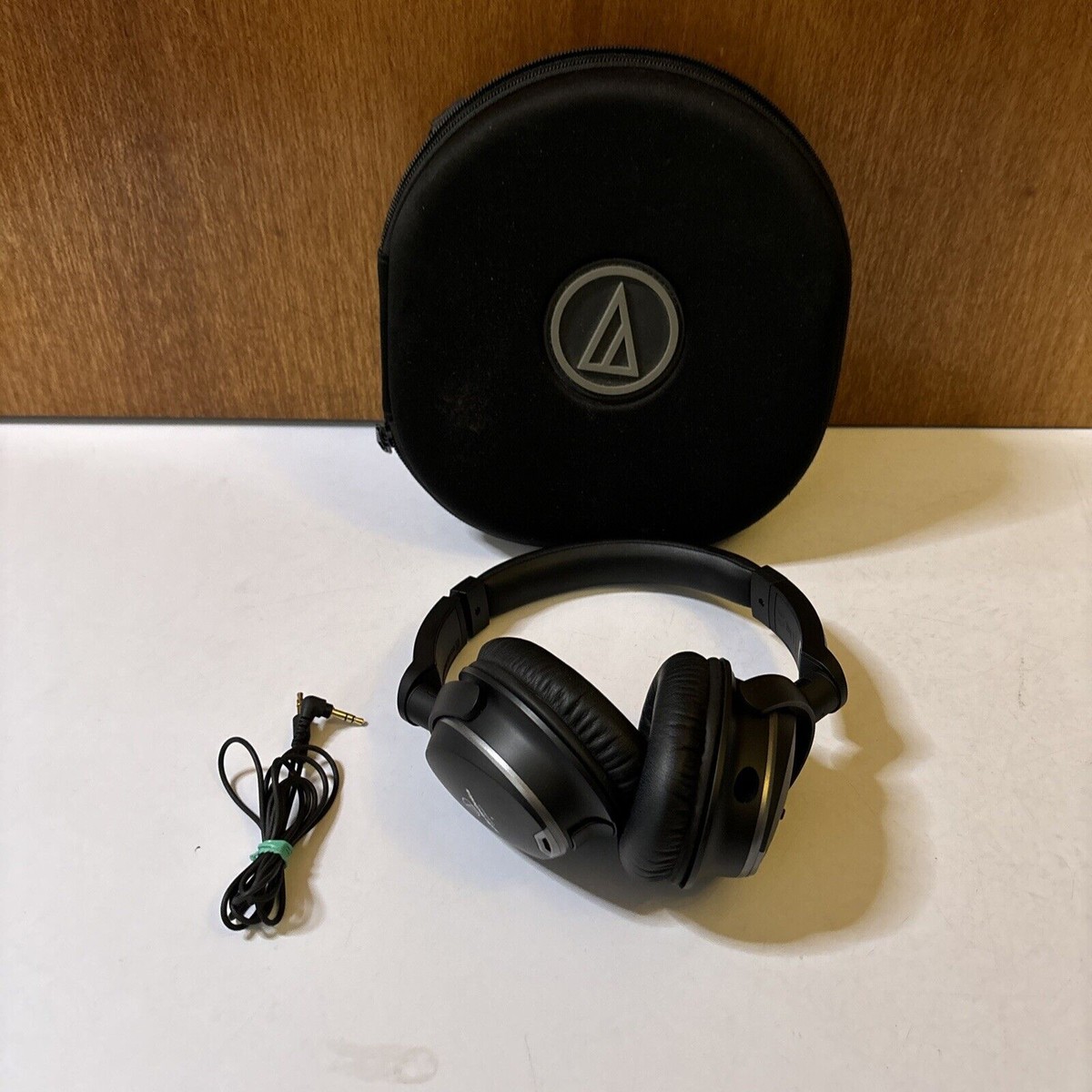 Audio Technica QuietPoint ATH-ANC9 Headphones Wired Active Noise