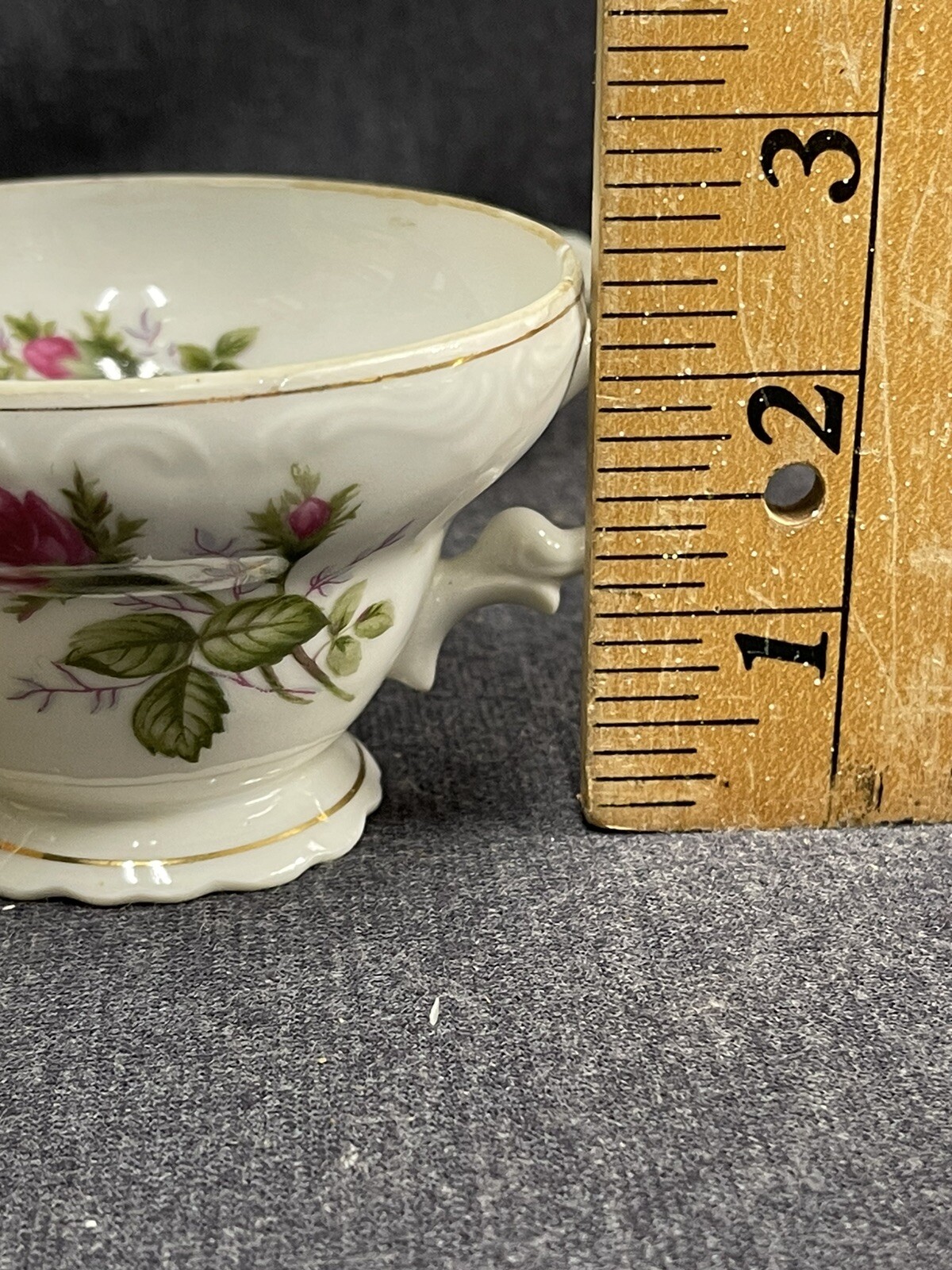 Vintage MOSS ROSE GOLD RIMMED SCALLOPED TEA CUP & PLATE
