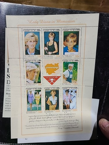 Princess Diana COLLECTIBLES Lot Magazine And Stamps - Picture 3 of 8