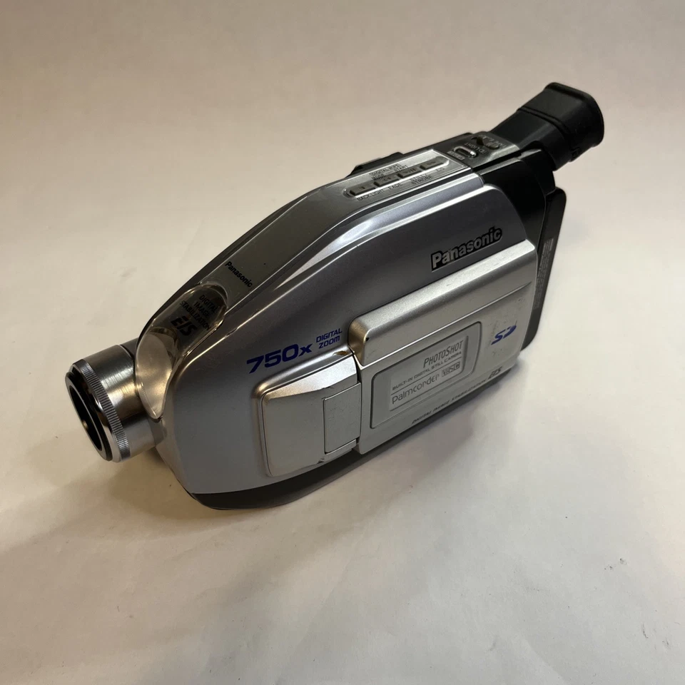 Panasonic Photo Shot Palmcorder VHSC Model PV-L453D - Image 2 of 4