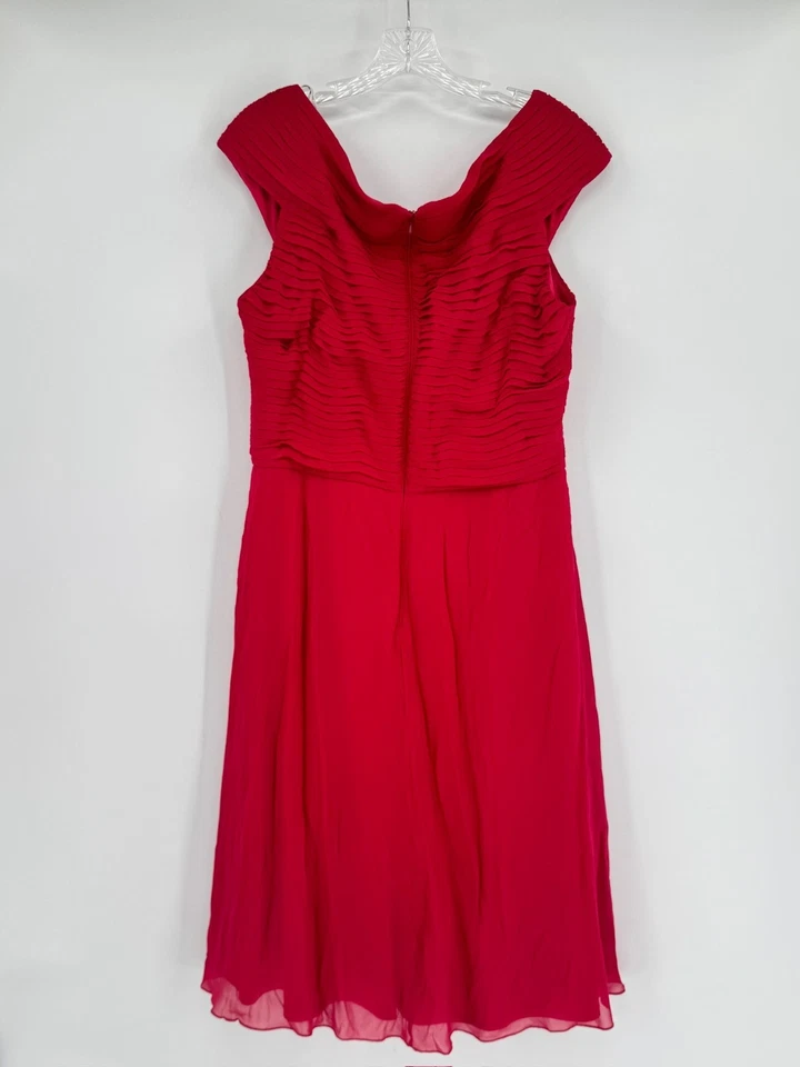 Vestido de fada Tadashi Collection vermelho seda chiffon sem mangas babydoll tamanho 16Q NOVO - Imagem 3 de 4