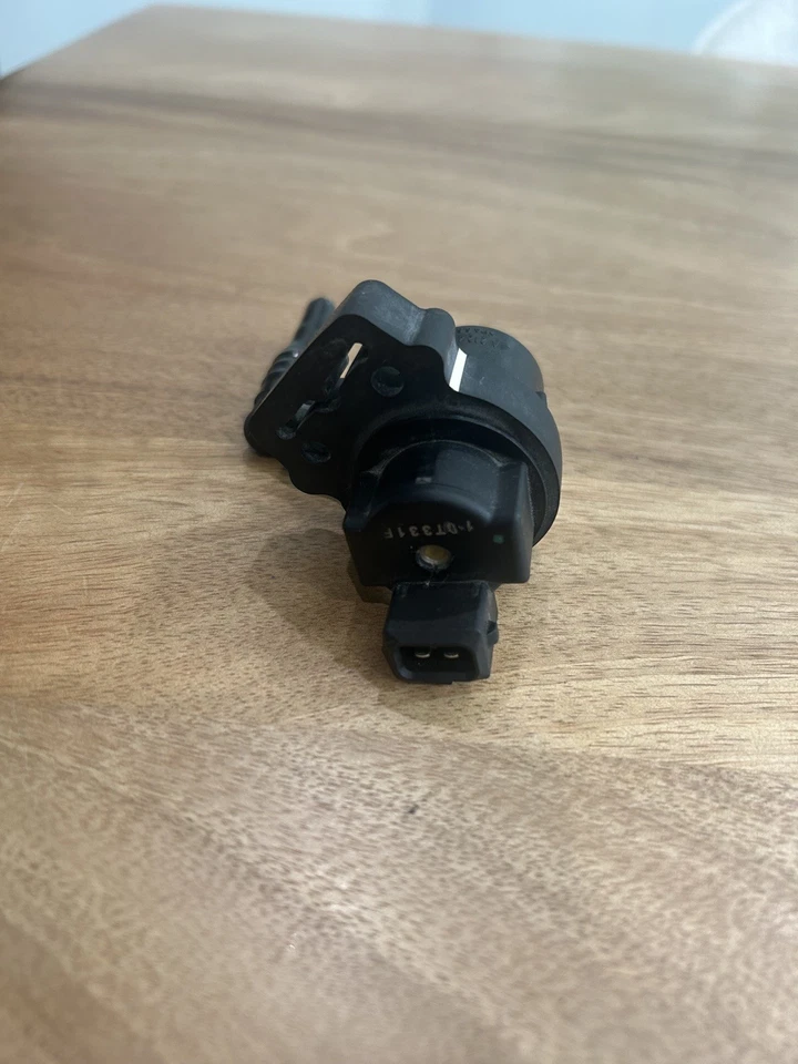 Mercedes ML350 2007-2011 sistema de combustible válvula de purga OEM Foto 2 de 4