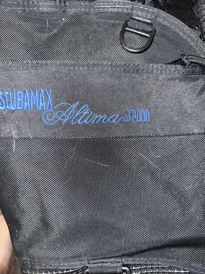 ScubaMax - Altima JX2000 Talla MD - Chaleco de Buceo Negro con Extras Foto 2 de 4