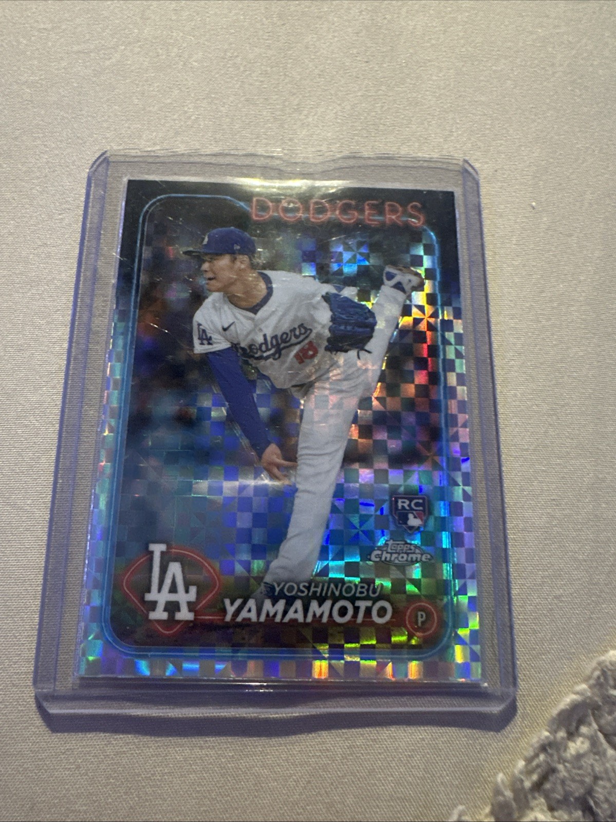 2024 Topps Chrome - Yoshinobu Yamamoto #18 X-Fractor (RC)