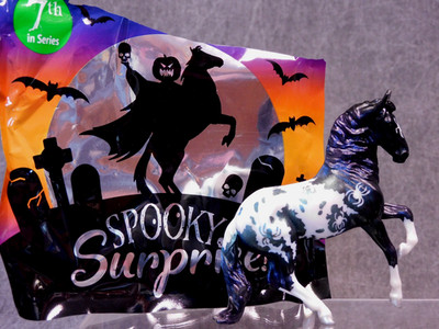 Breyer * Mini Eek * Spooky Alborozo Blind Bag Series 7 Stablemate Model Horse