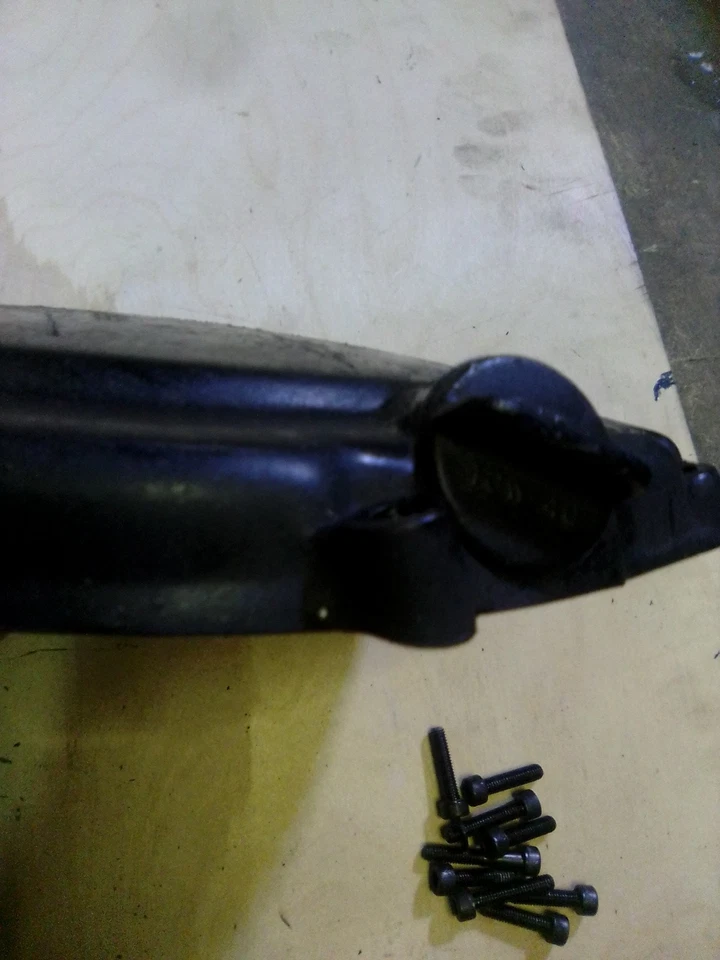 1995 Suzuki Katana 600 Motorcycle Clutch Cover - Image 3 of 4