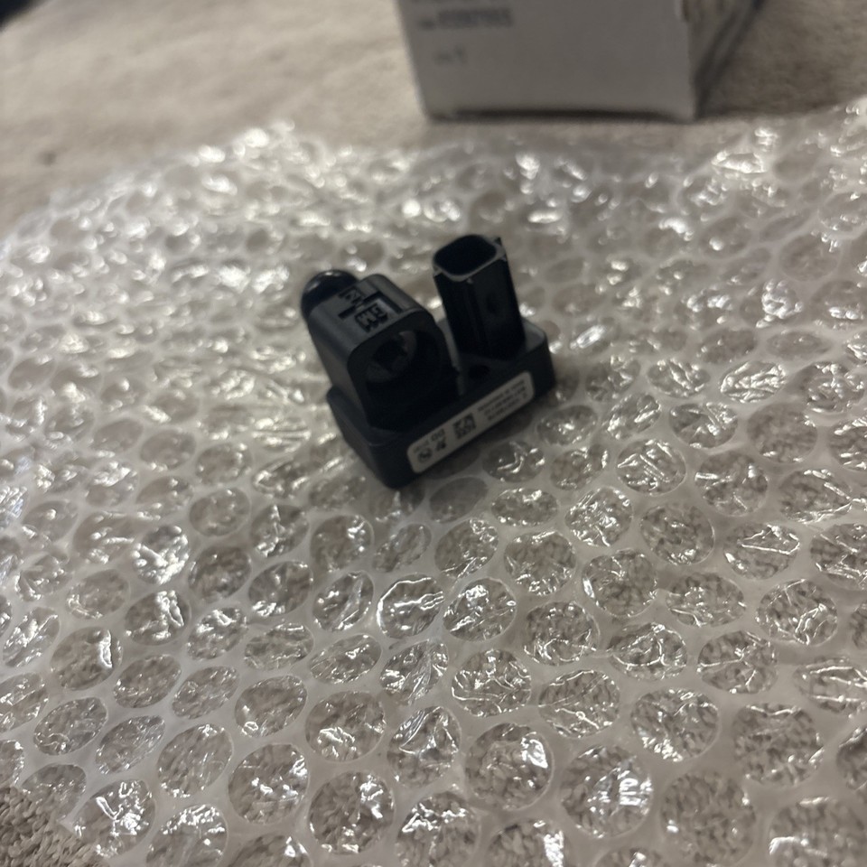 GM 85597995. AB Sensor. 05-06Escalade,Avalanche,Silverado,Suburban ...