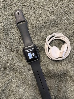 APPLE Watch SE (GPS) 40mm schwarz