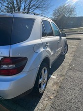 Mercedes-Benz ML-320  Silber 4+4