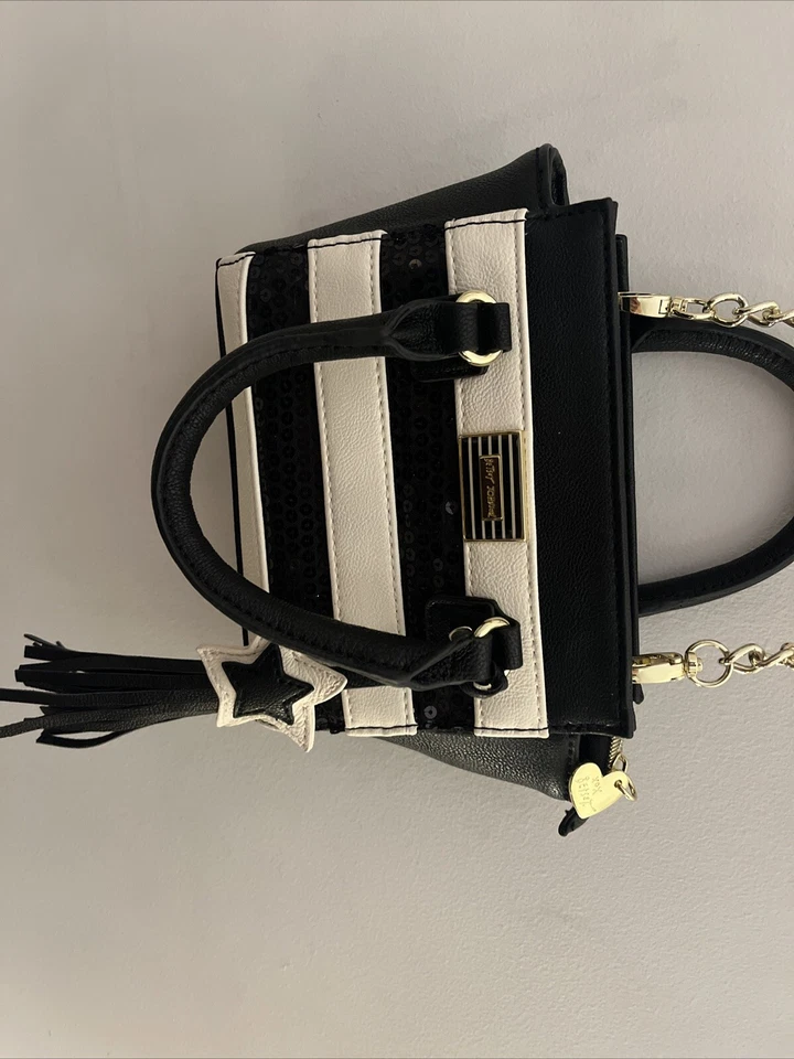 Mini Cartera Bandolera Betsey Johnson Negra Lentejuelas y Marfil Rayas Dijes Viaje Foto 3 de 4