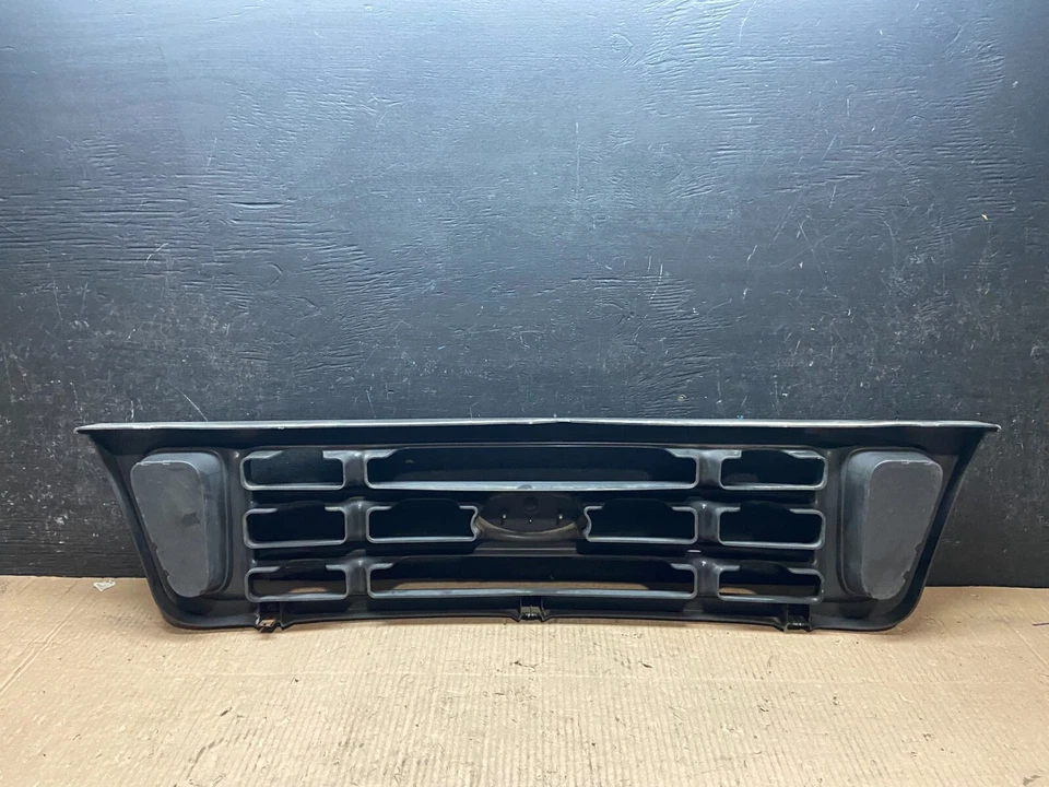 Ford Econoline E150 E250 E350 2003 a 2007 parrilla delantera i3606 OEM DG1 Foto 4 de 4