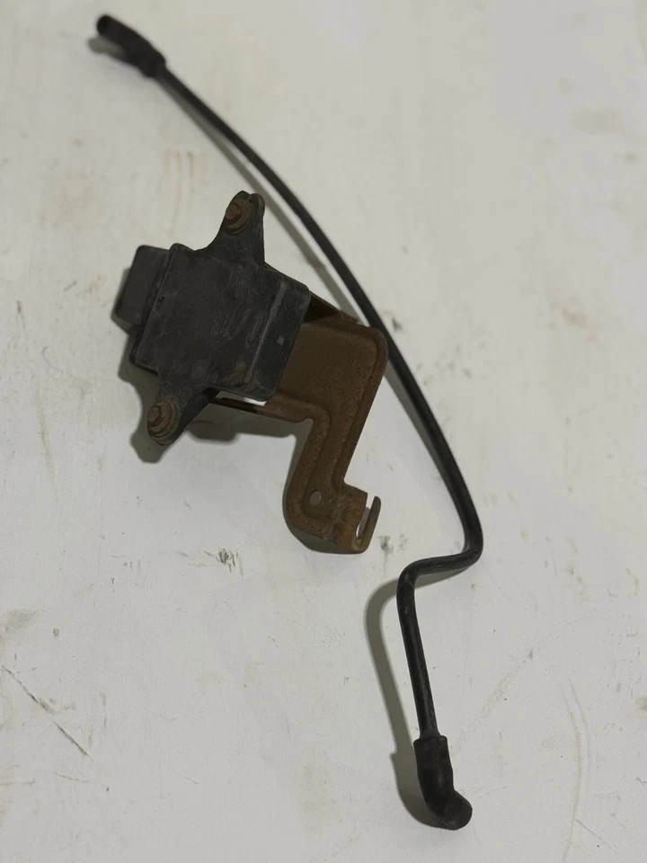 Ford F250 F350 460 1987-1996 7,5 L sensor de mapa y soporte de montaje usado OEM Foto 2 de 4